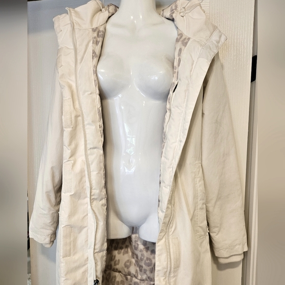 The North Face winter jacket - Picture 1 of 7